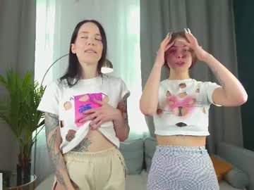 couple Best Hot Camgirls with lunar_girls